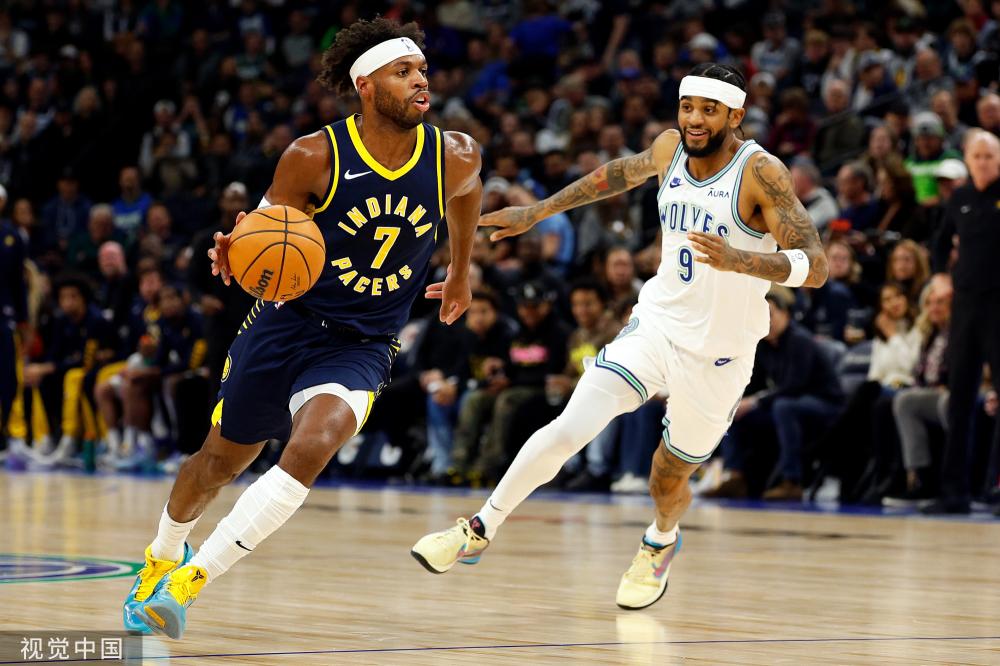 两人之间的 两人之间的